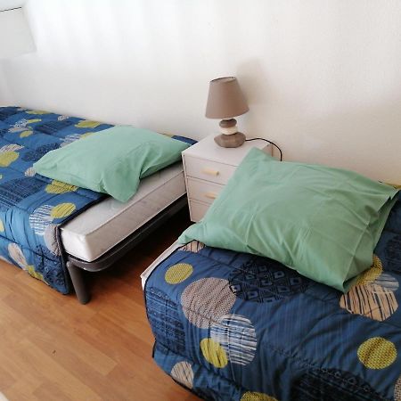 Sous Le Soleil De Provence Petite Maison Au Calme Et Tres Bien Equipee De 40M2 Avec Wifi -Jardin Prive-La Piscine Est Commune A La Residence Et Ouverte Du 1Er Mai Au 30 Septembre De 09H A 21H,En Juillet Et Aout Reservation Uniquement Du Samedi Au Sam Forcalqueiret Dış mekan fotoğraf